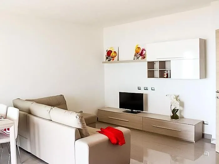 Daire Piccola Orchidea Piccola Orchidea Giardino Ferienwohnung Mit Pool Musso İtalya